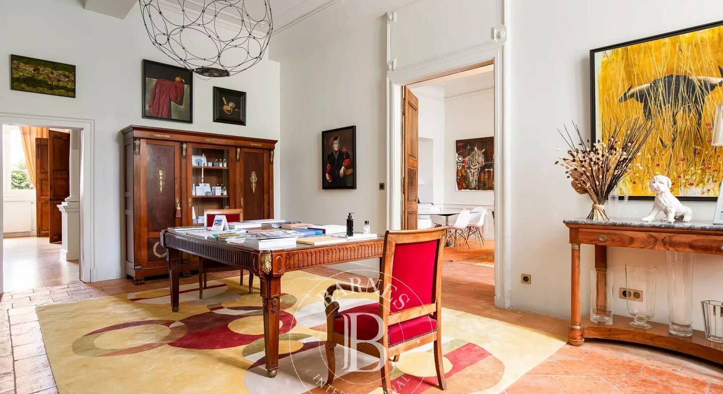 Show - BARNES Agency, luxury real estate in Toulouse