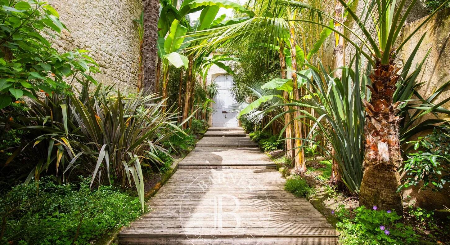 Show - BARNES Agency, luxury real estate in Toulouse