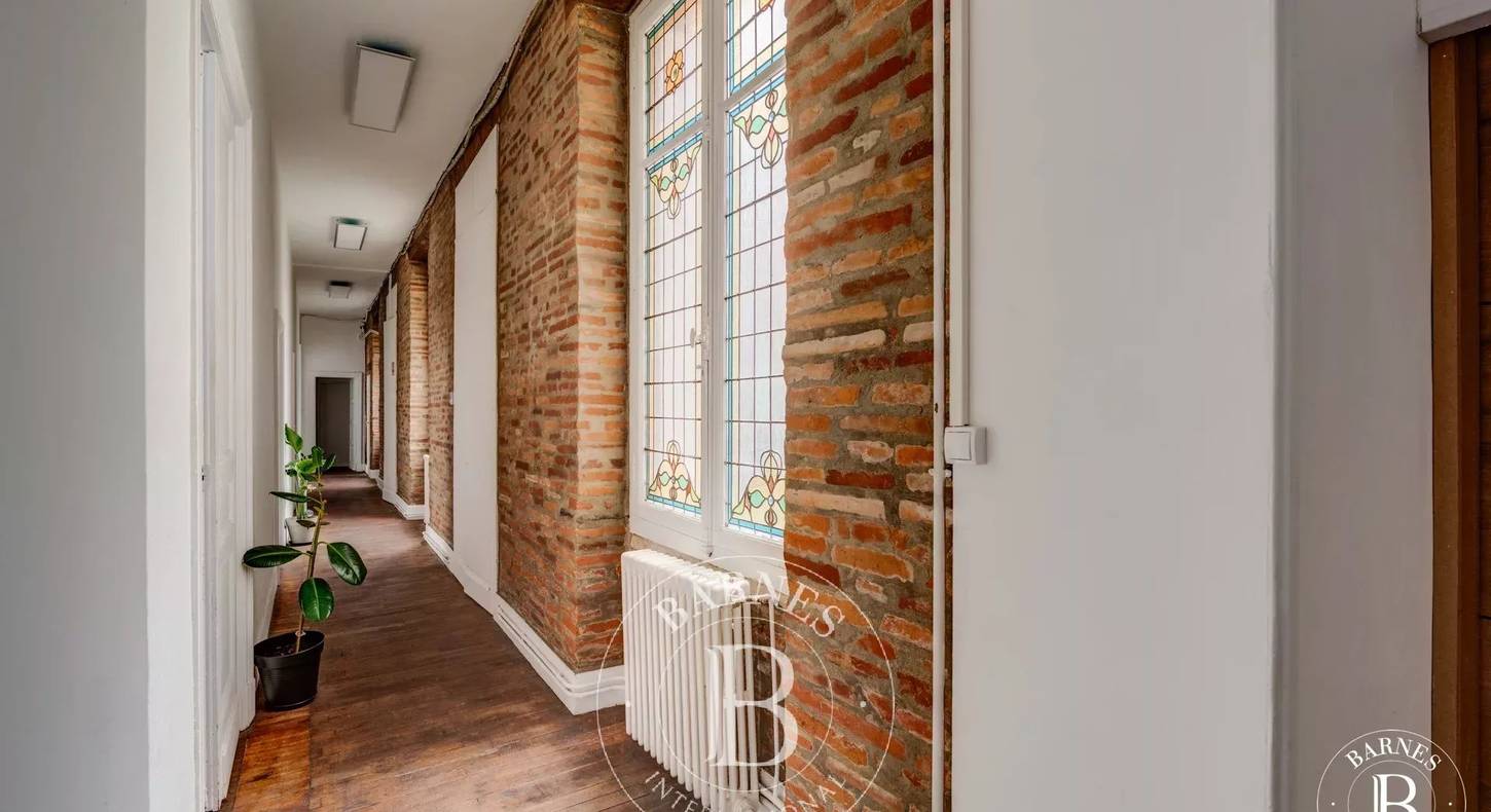 Show - BARNES Agency, luxury real estate in Toulouse