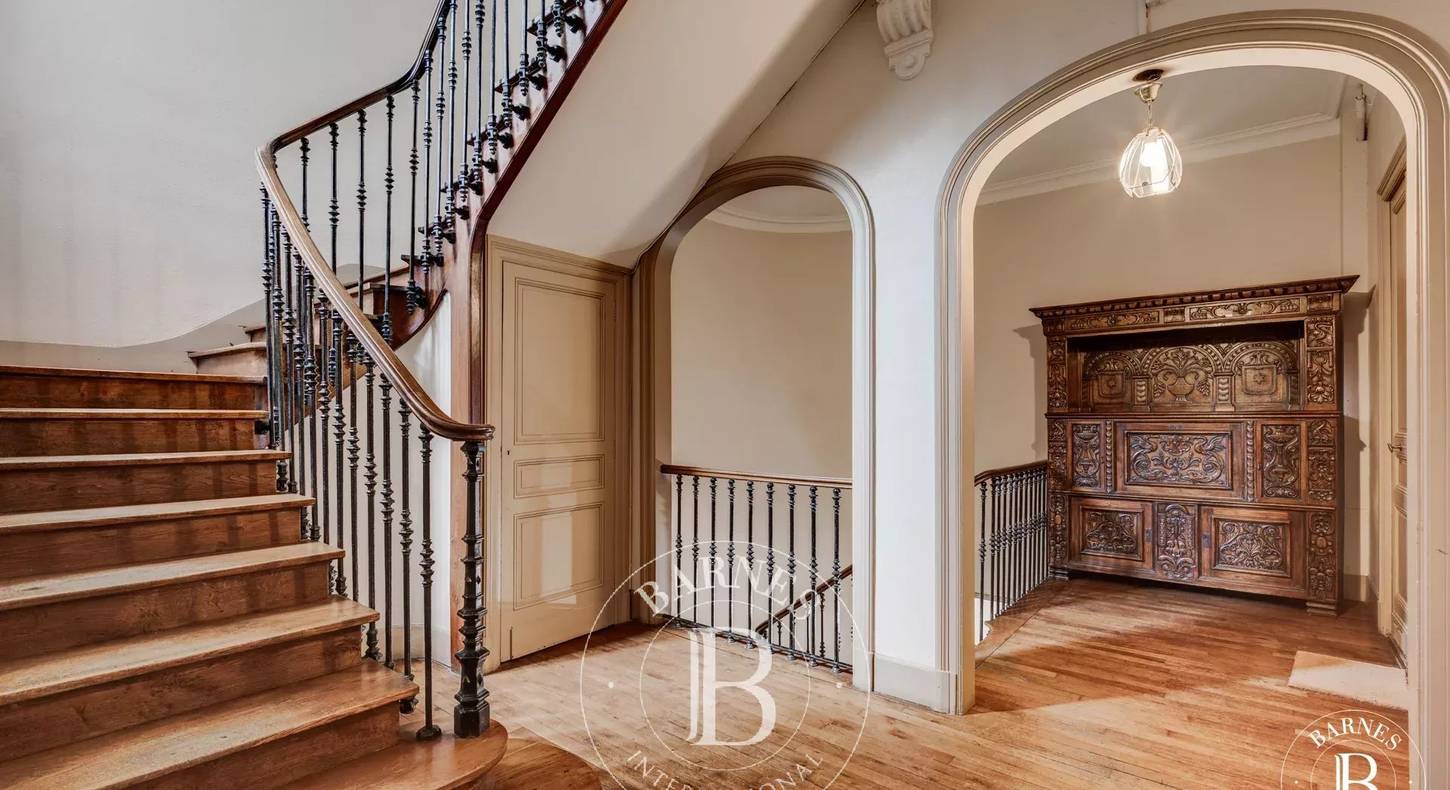 Show - BARNES Agency, luxury real estate in Toulouse