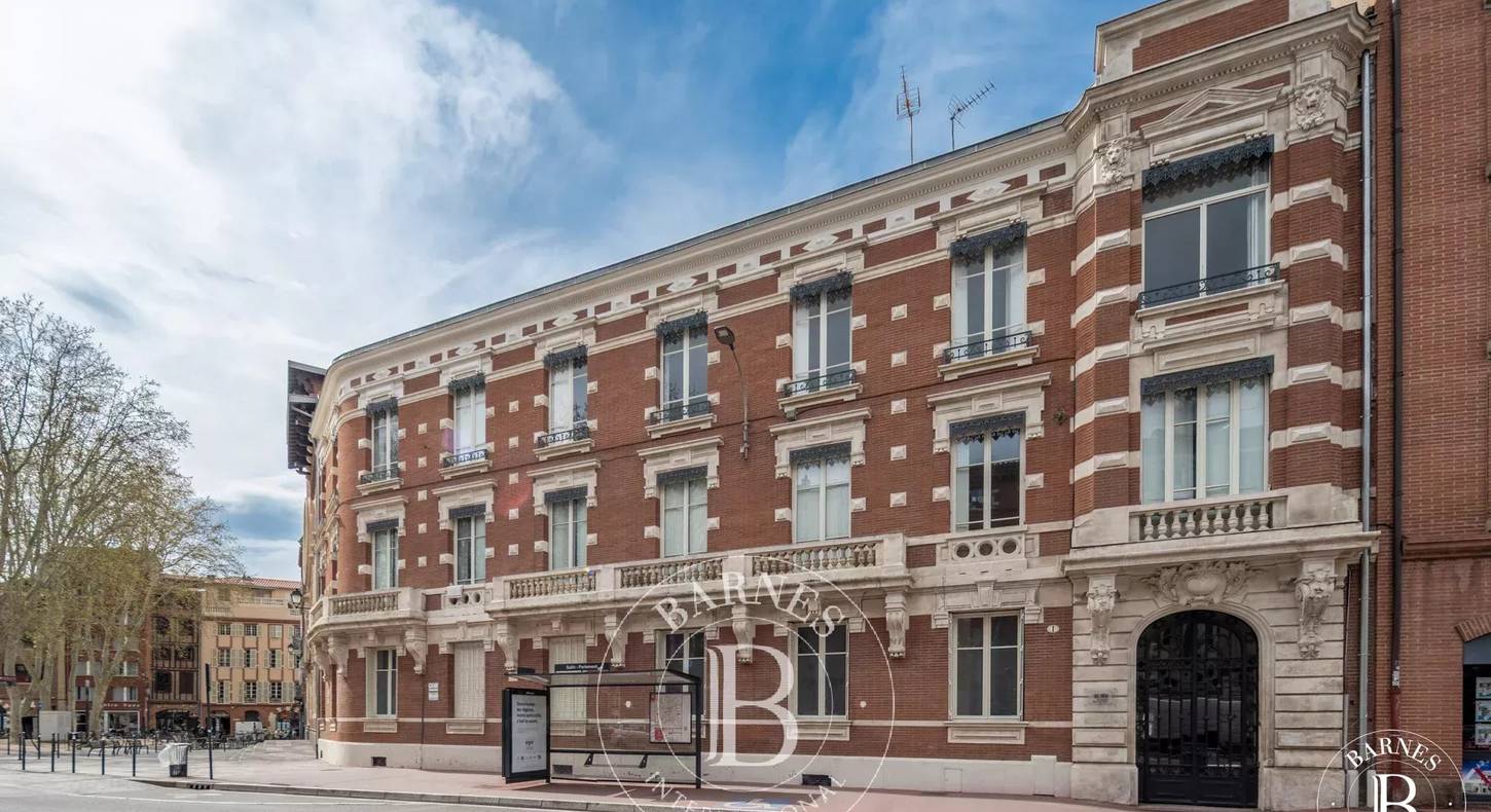 Show - BARNES Agency, luxury real estate in Toulouse