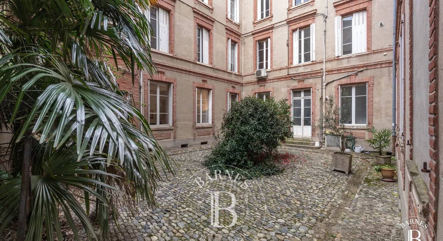 Show - BARNES Agency, luxury real estate in Toulouse