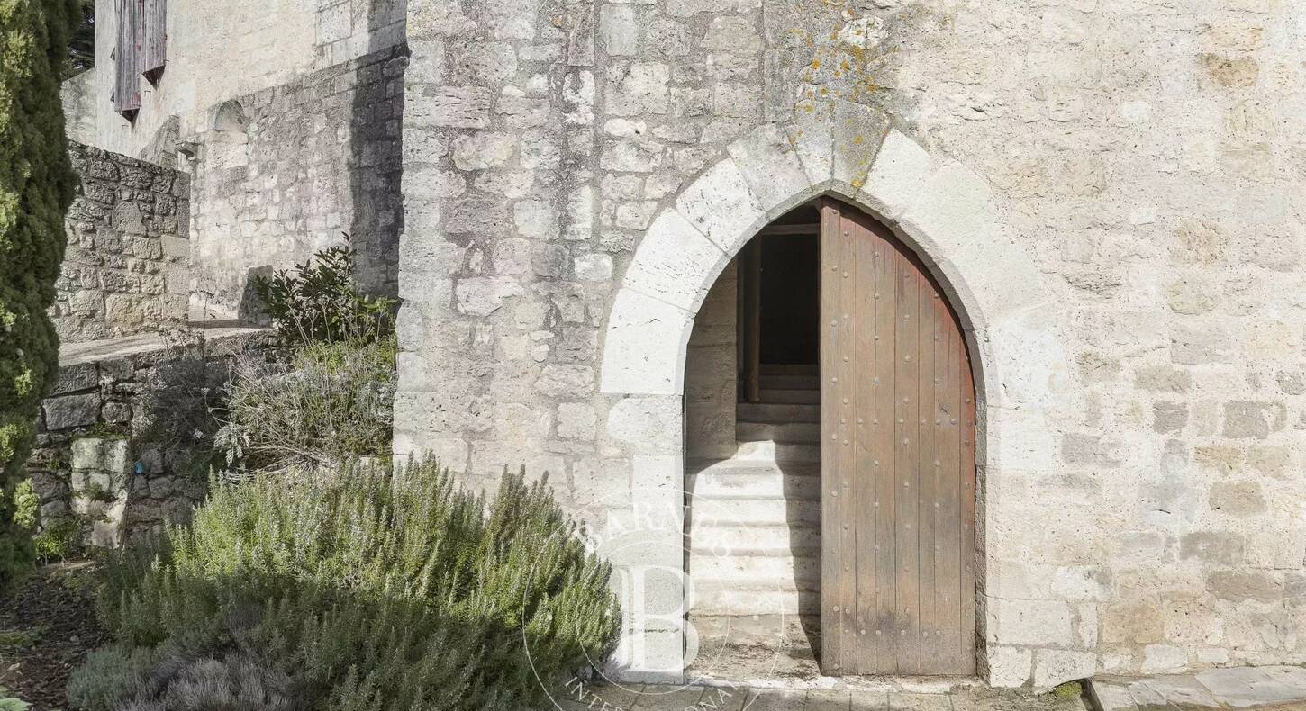 Show - BARNES Agency, luxury real estate in Toulouse