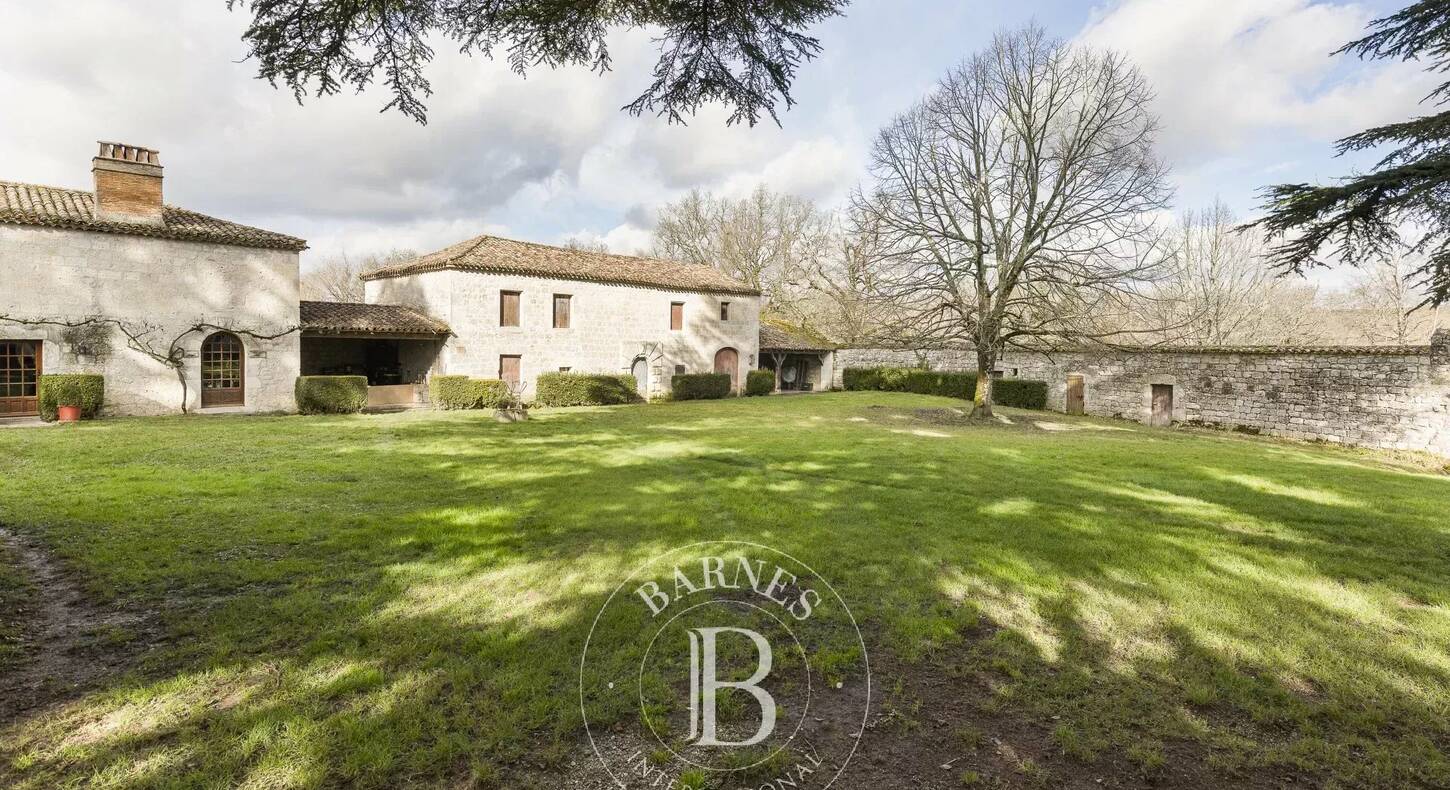 Show - BARNES Agency, luxury real estate in Toulouse