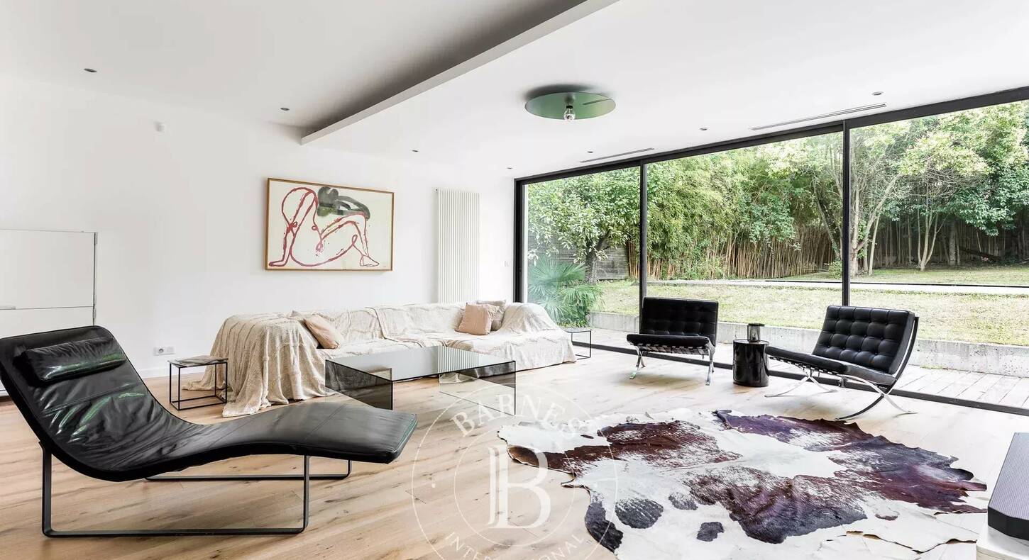 Show - BARNES Agency, luxury real estate in Toulouse