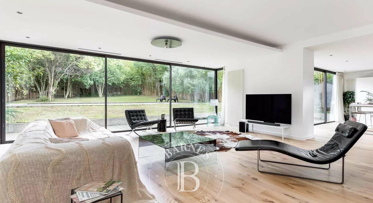 Show - BARNES Agency, luxury real estate in Toulouse