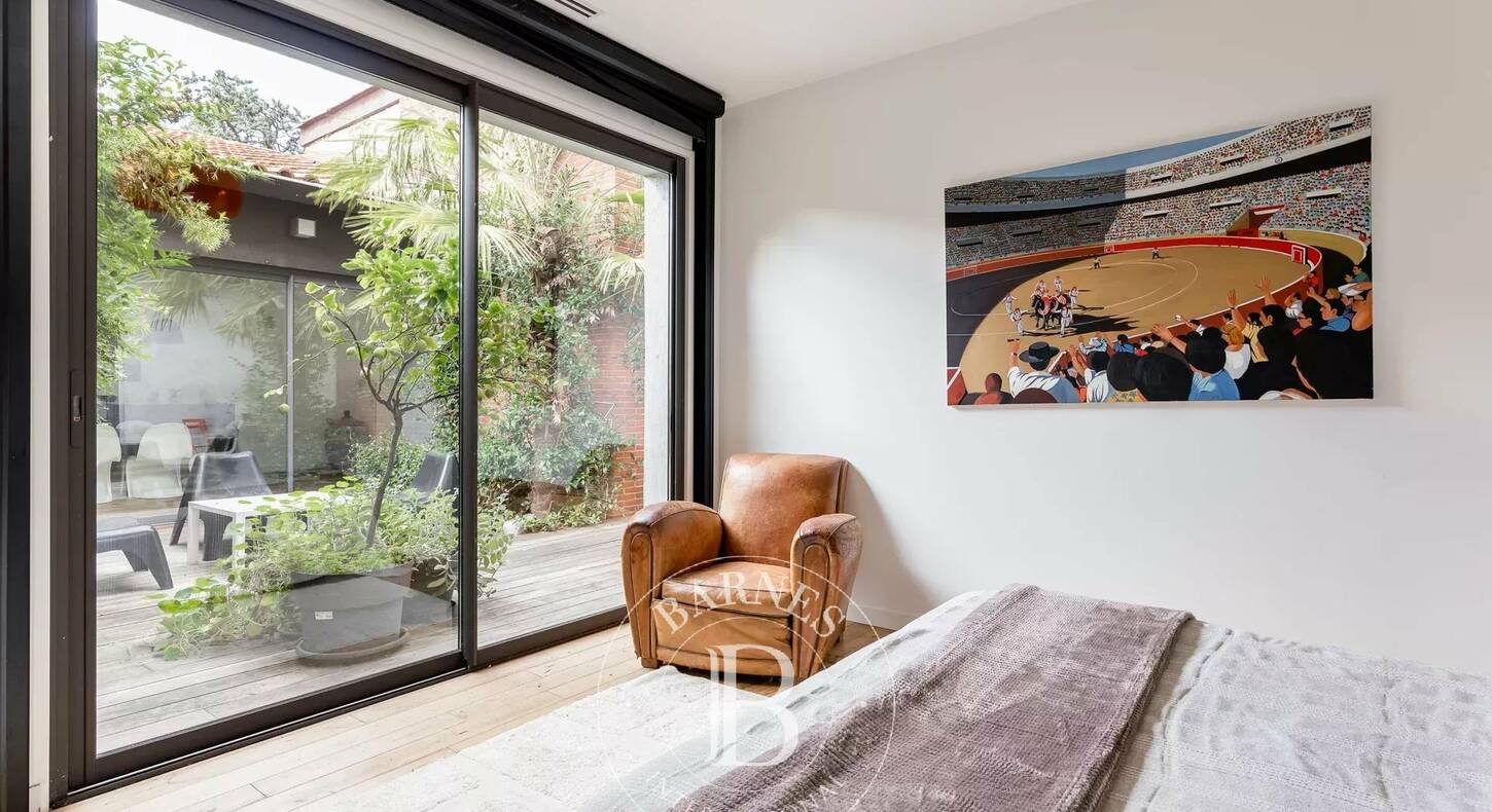 Show - BARNES Agency, luxury real estate in Toulouse