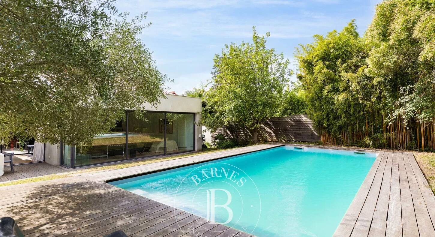 Show - BARNES Agency, luxury real estate in Toulouse