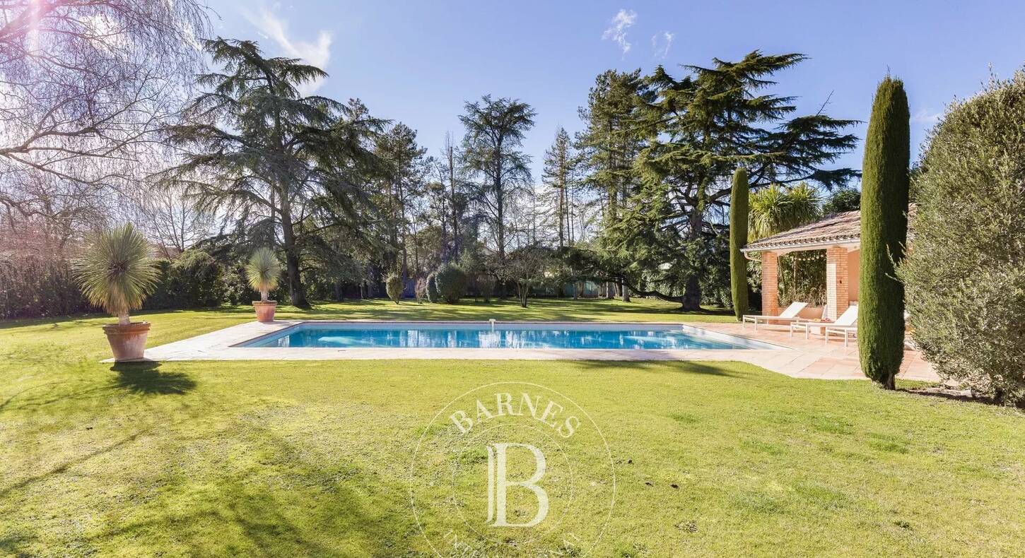 Show - BARNES Toulouse - Immobilier de luxe, appartements et maisons de prestige à Toulouse