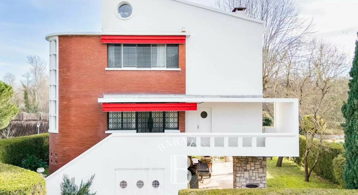 Show detail - BARNES Toulouse - Immobilier de luxe, appartements et maisons de prestige à Toulouse